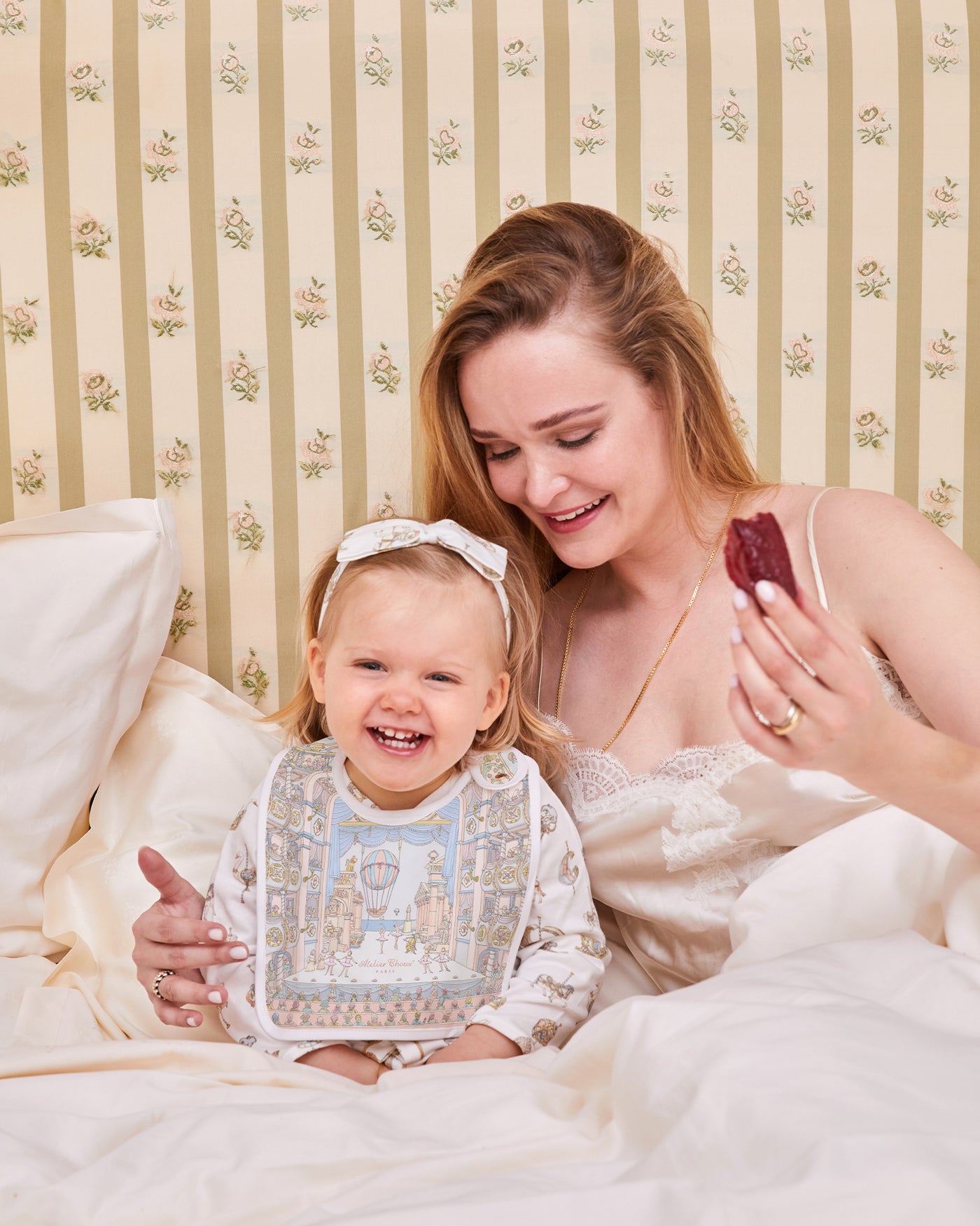 Satin bib - Ballet de Paris